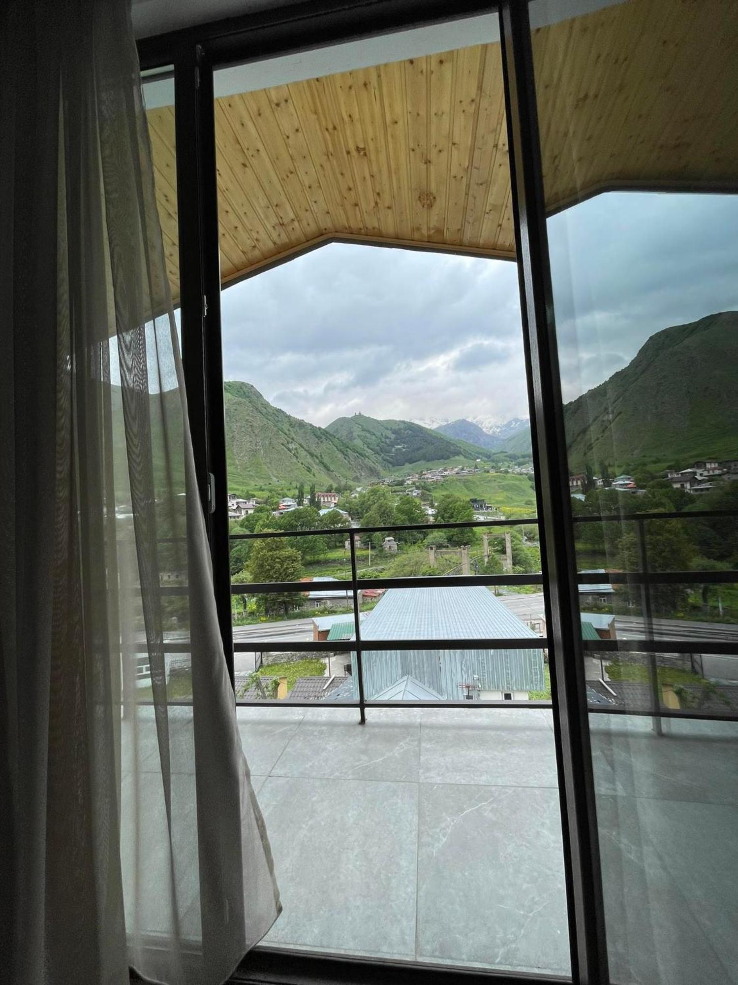 Hotel Shina Kazbegi Exterior photo